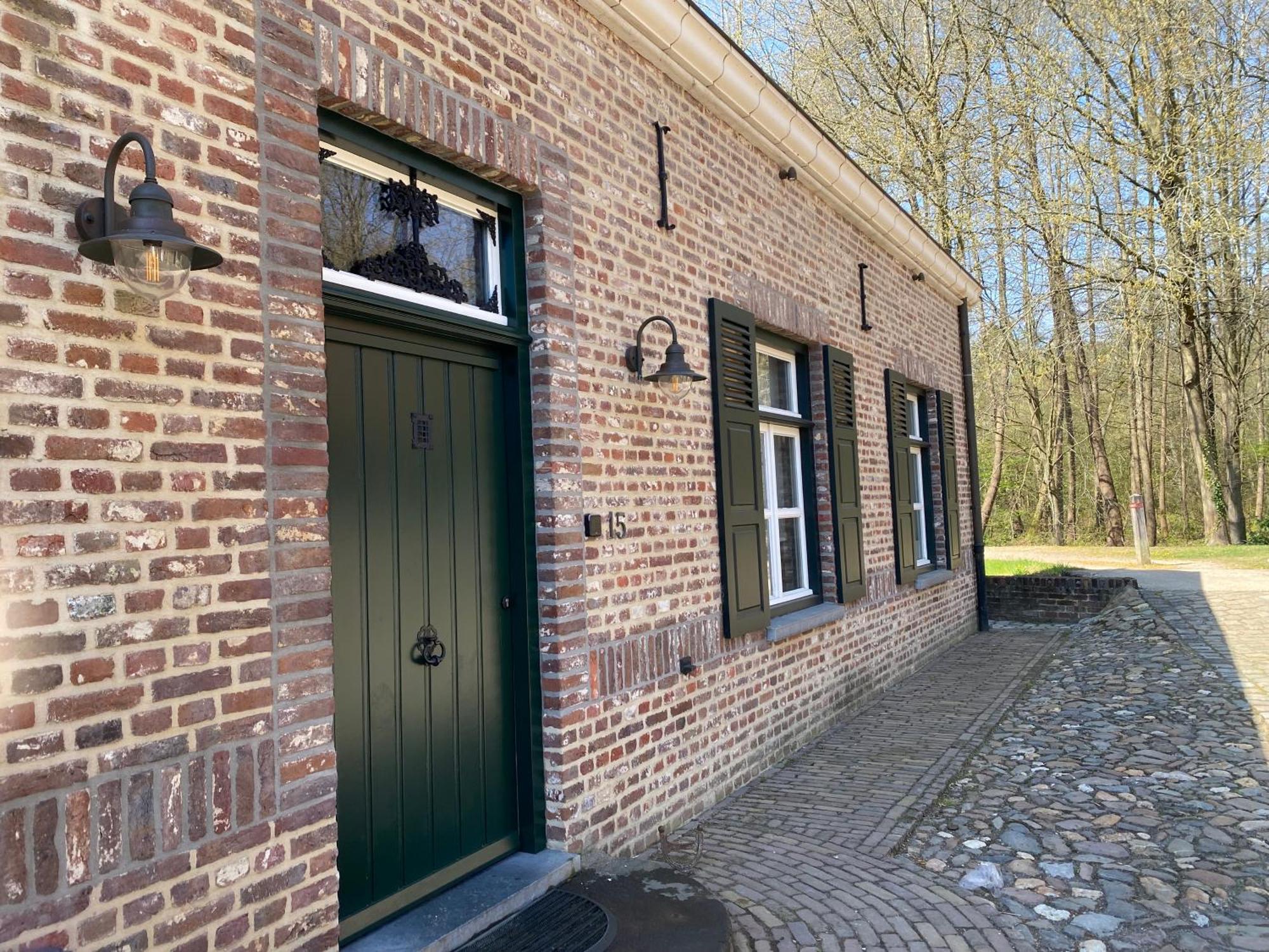 Отель Landgoed De Hoogmolen Opglabbeek Экстерьер фото