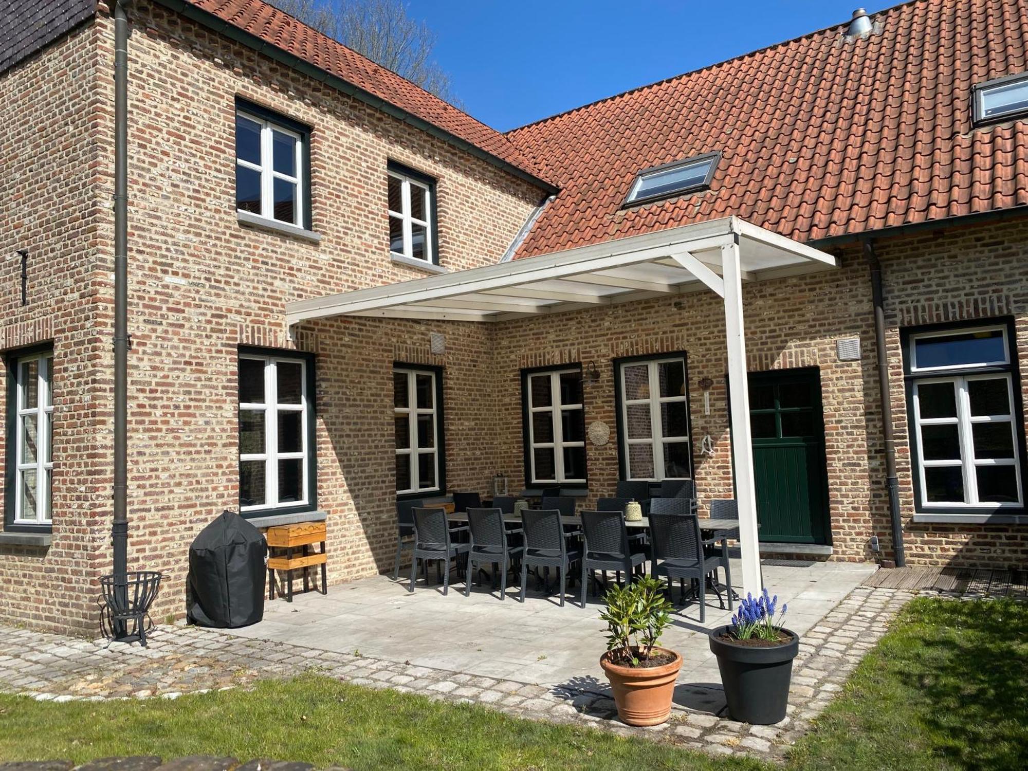 Отель Landgoed De Hoogmolen Opglabbeek Экстерьер фото